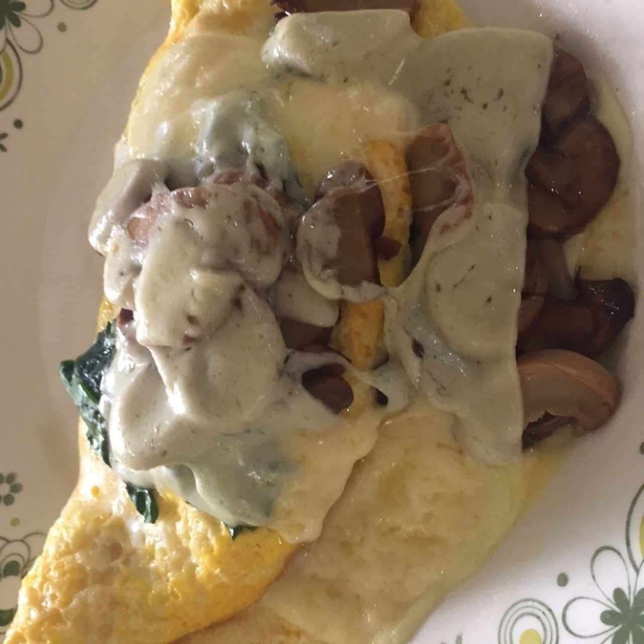 omelete de espinacas hongos y queso