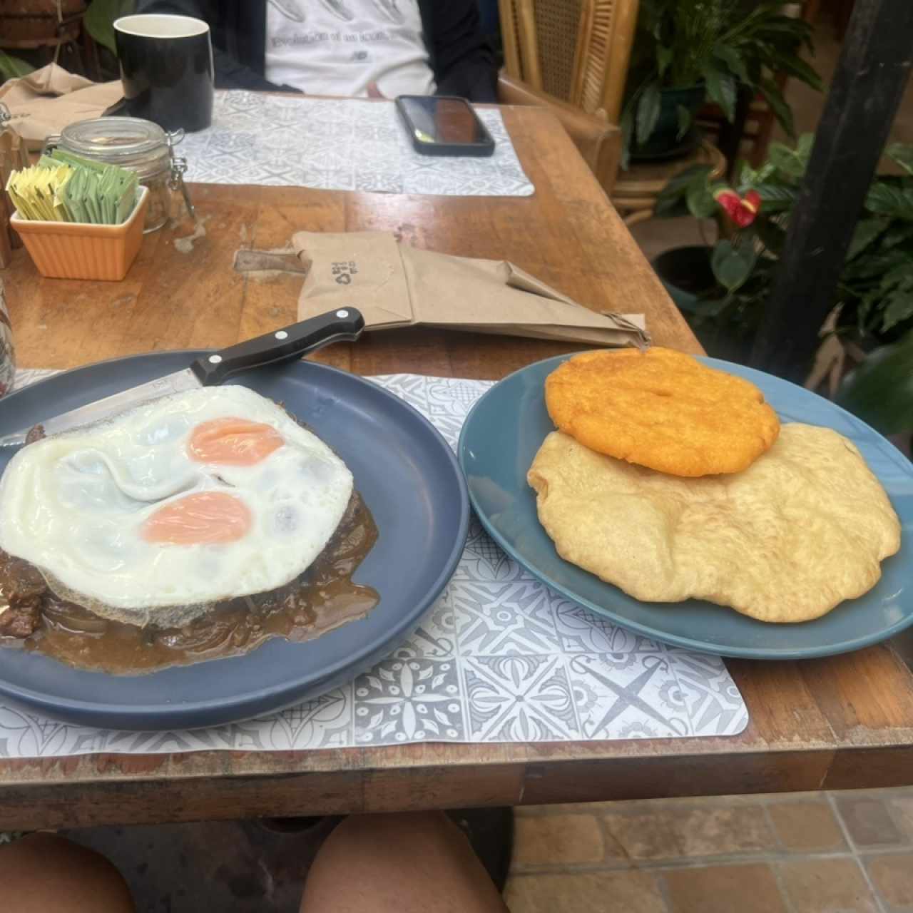 Bistec a Caballo Con Tortillas Or Hojaldras