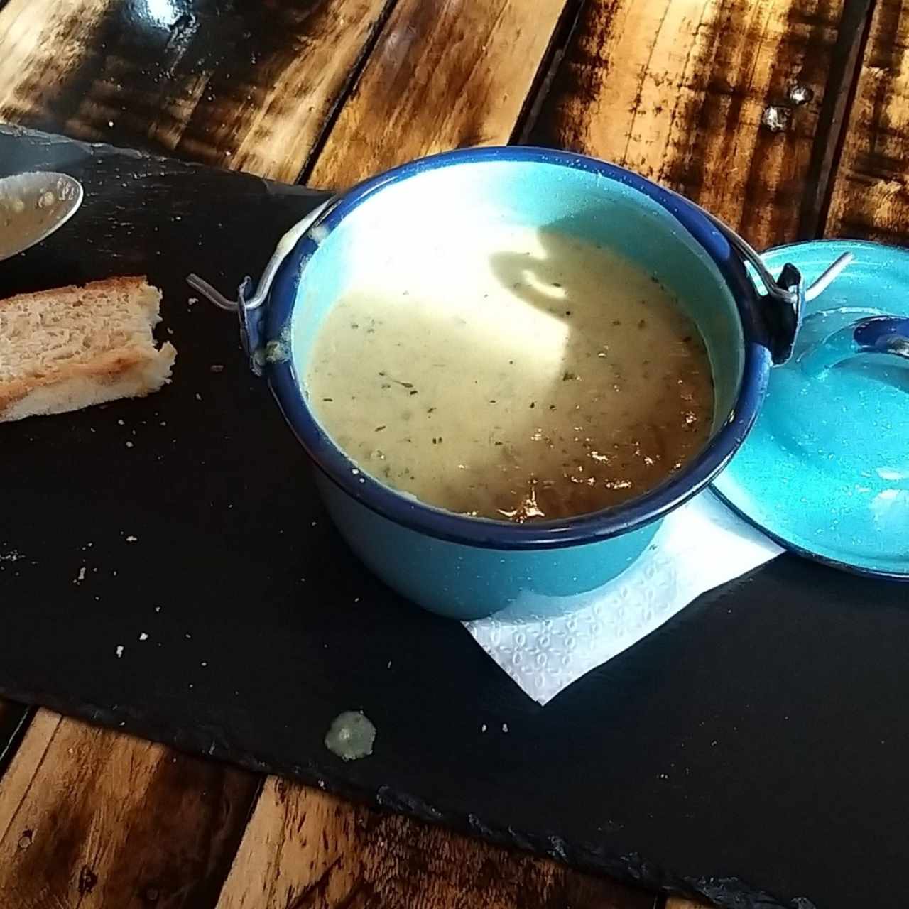 sopa de lentejas con tocino