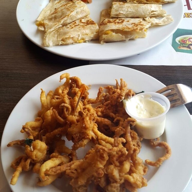 Quesadillas de Pollo y Arañitas