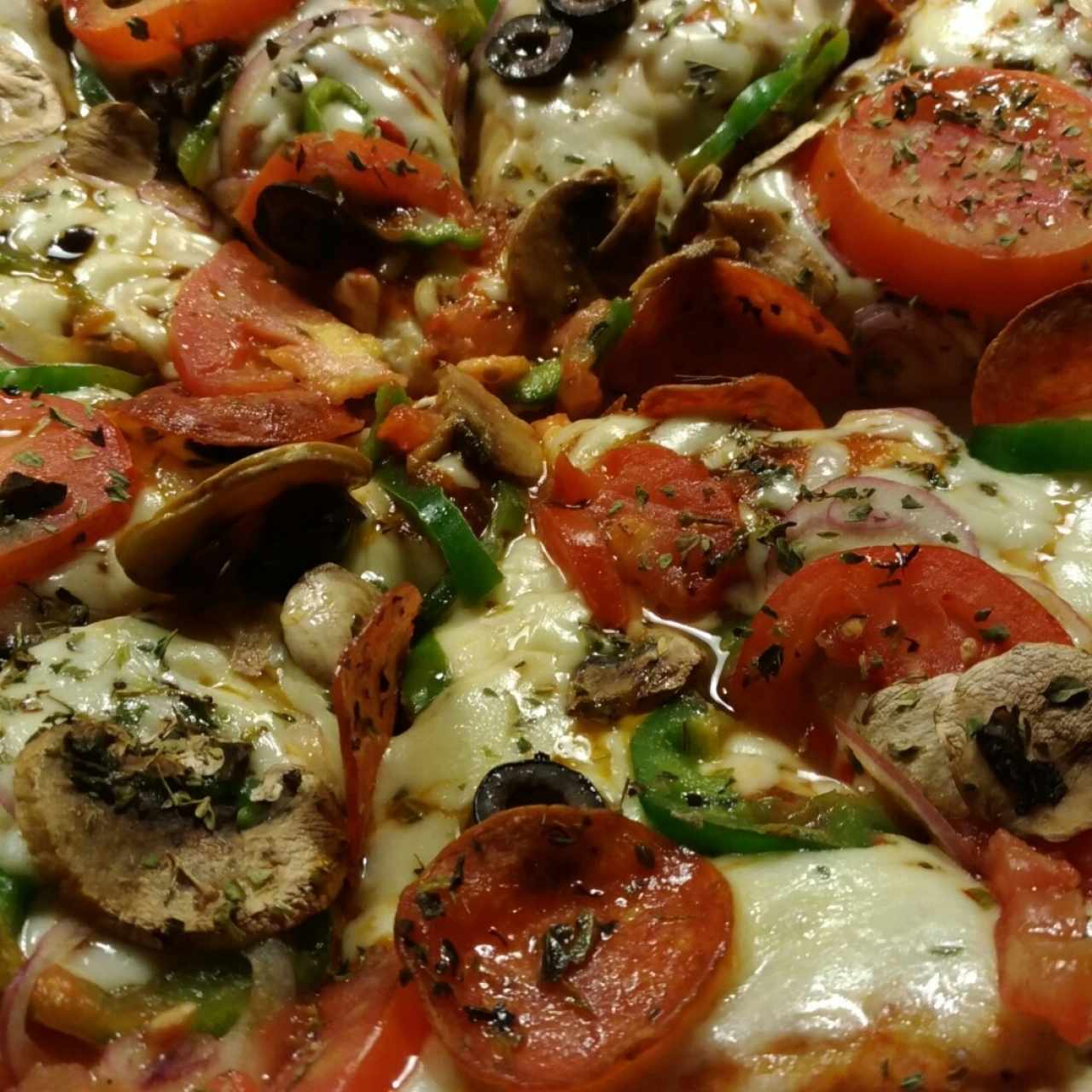 pizza vegetales con peperonni