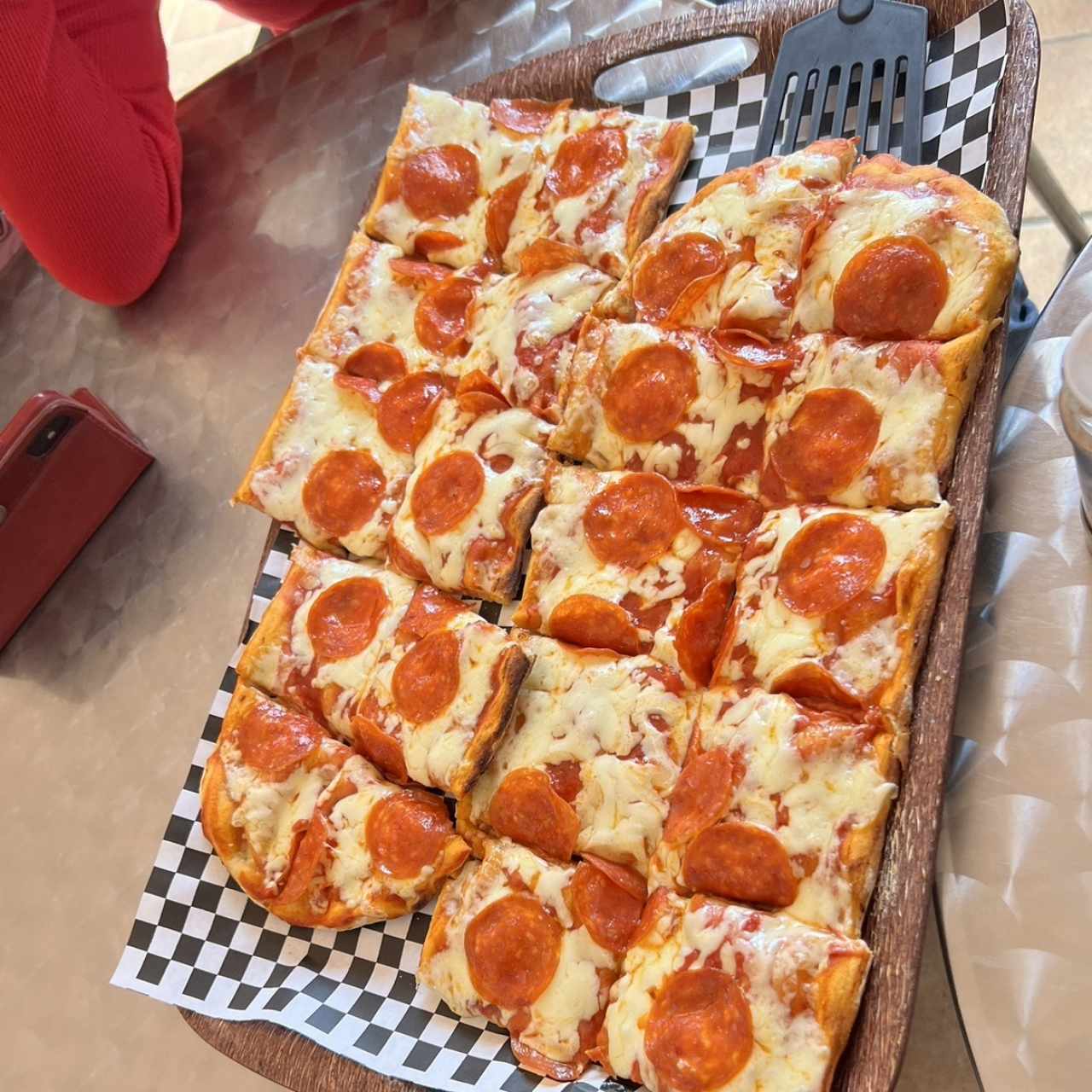 Pizza familiar de peperoni
