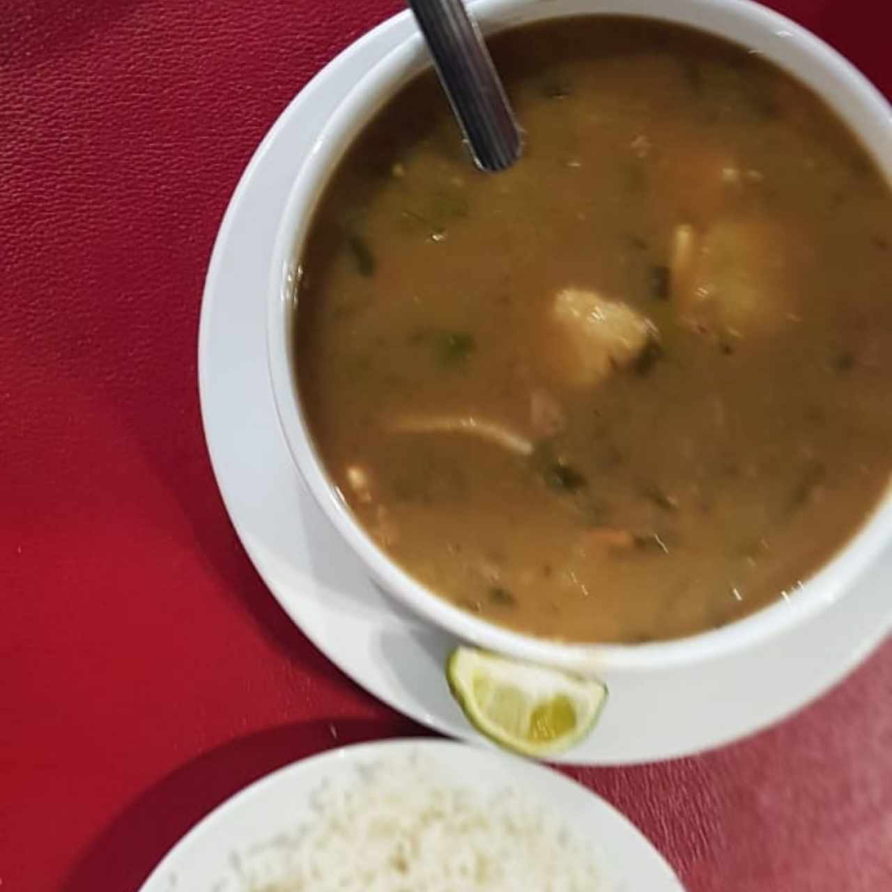Sopa de marisco con arroz 