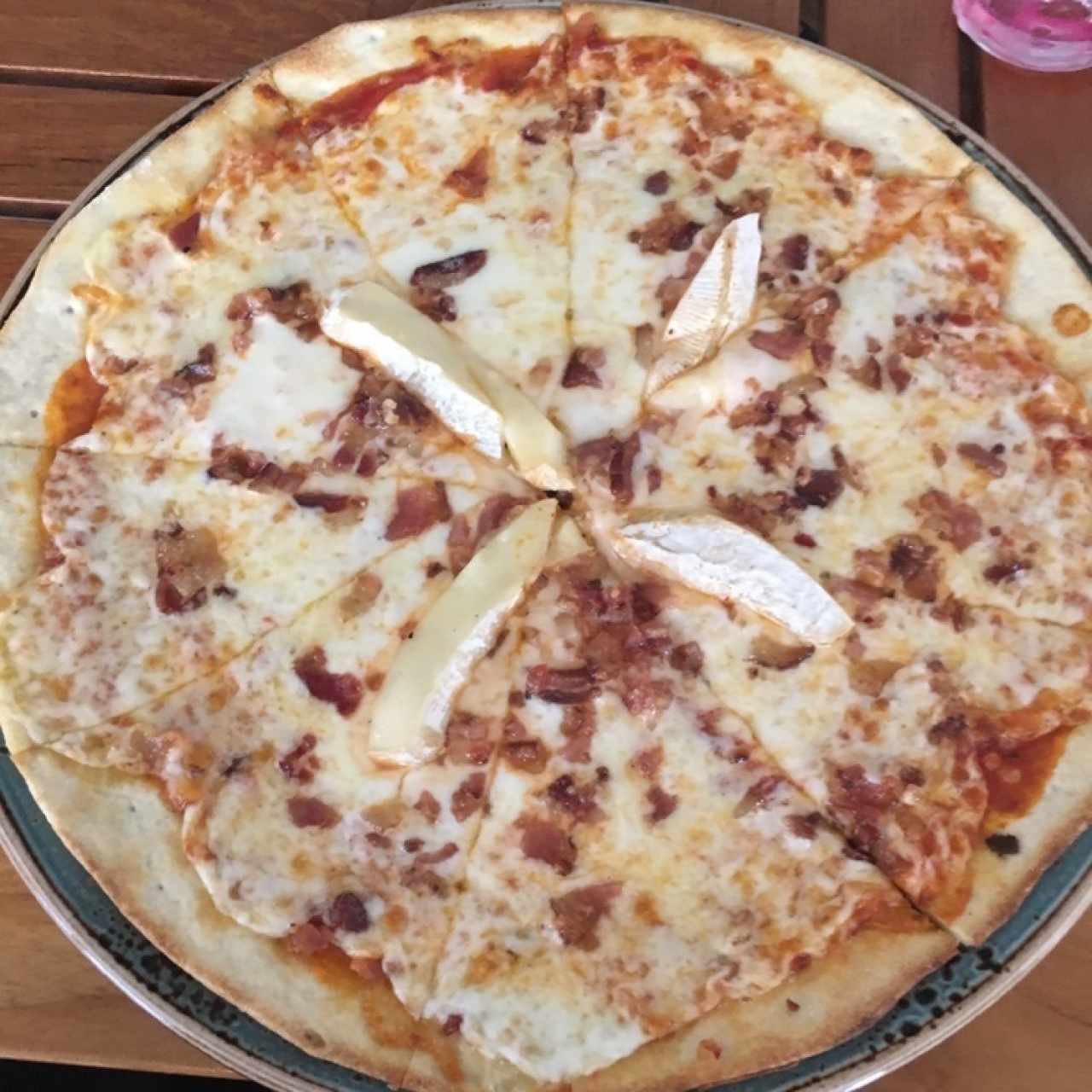 pizza de Bacon y Brie