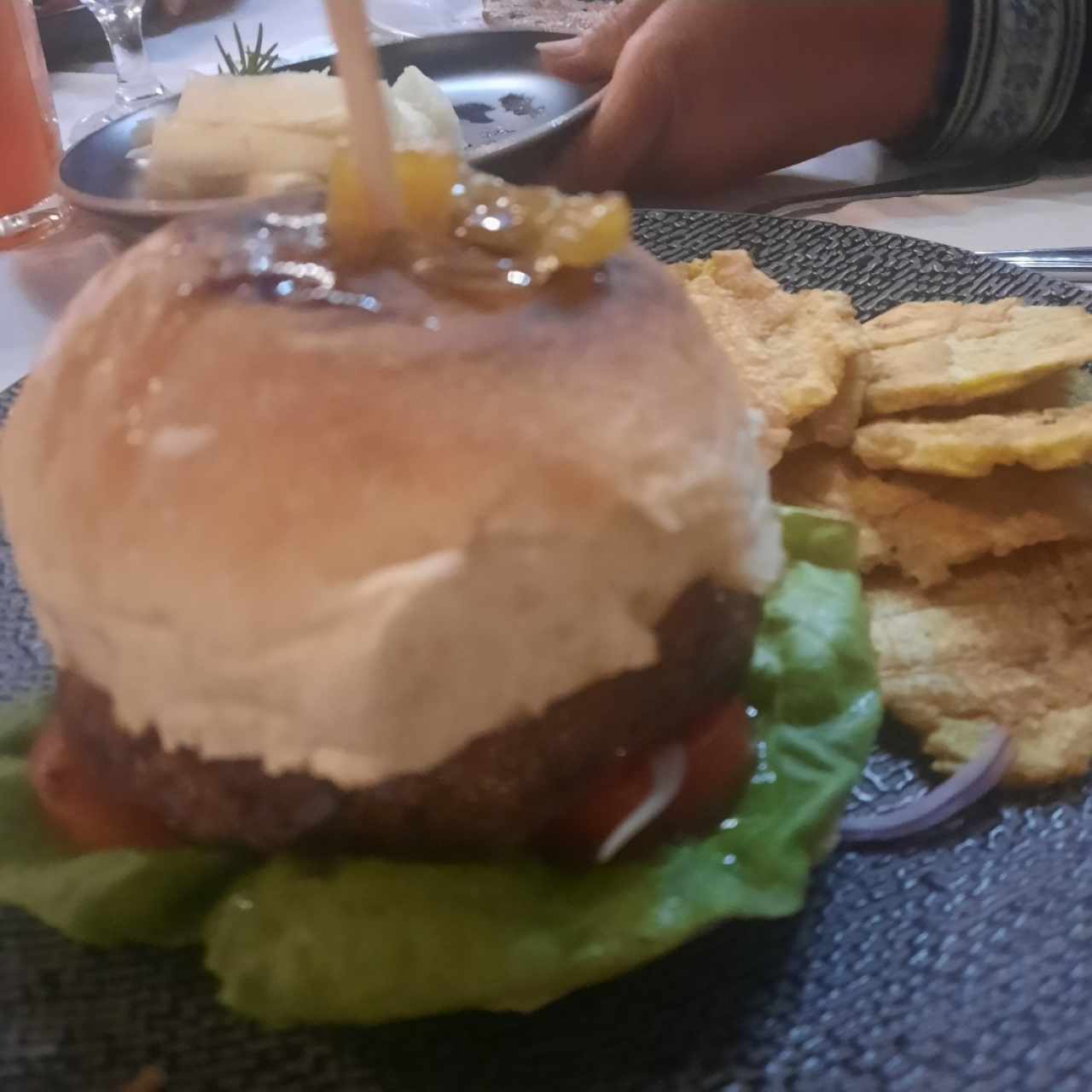 hamburguesa x con patacones