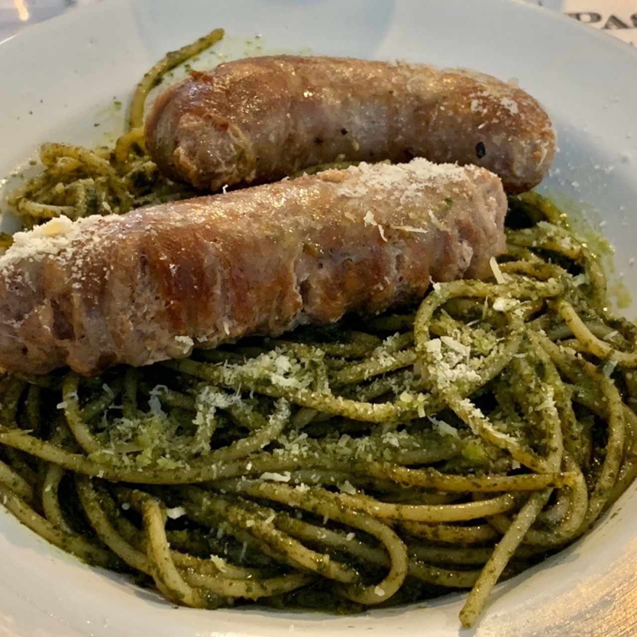 Spaghetti Pesto de Albahaca con Chorizo Italiano