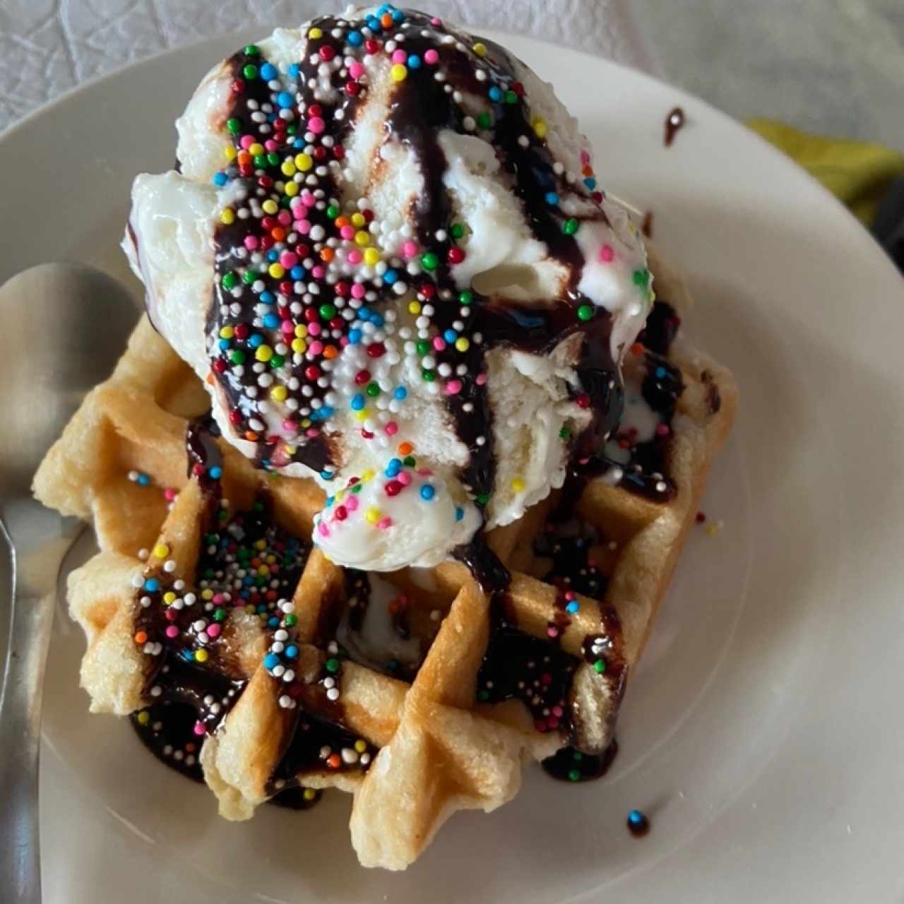Waffle con helado