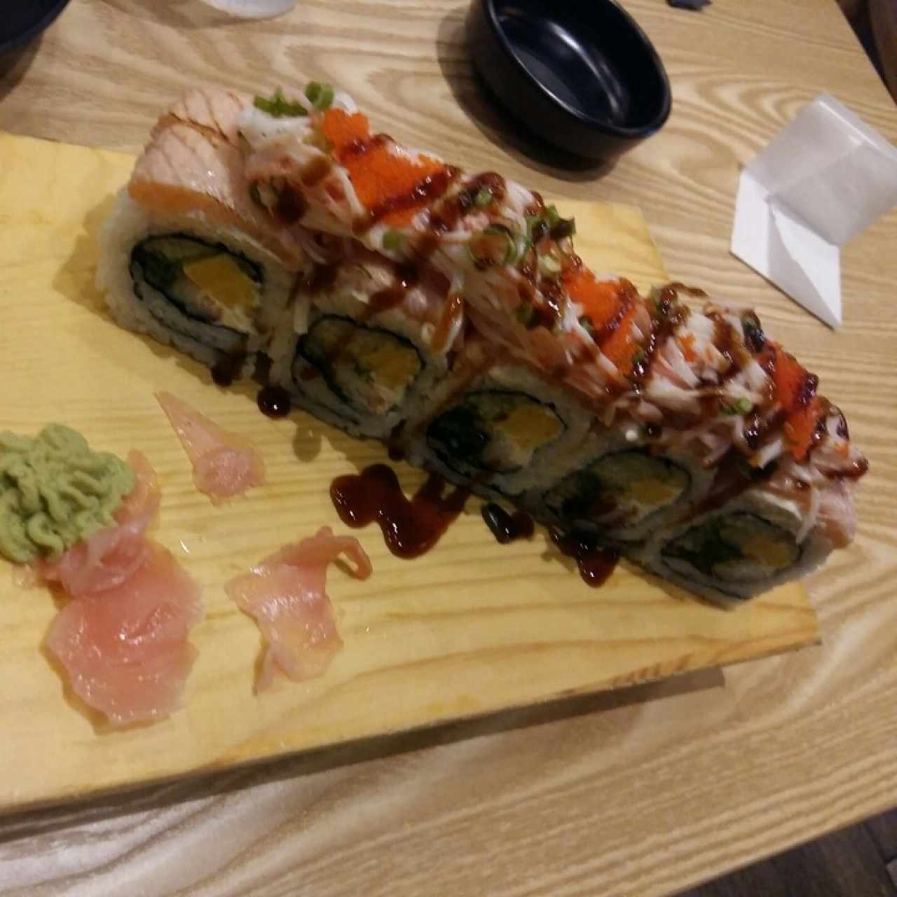 Salmón Lava Roll