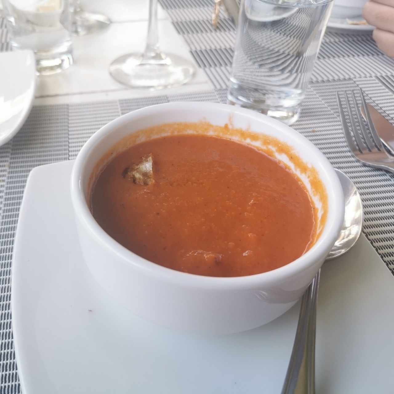 Sopa de tomate ahumado