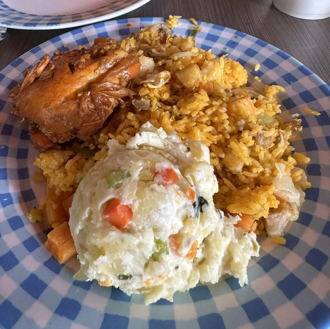 Ensalada de papa y arroz con pollo 