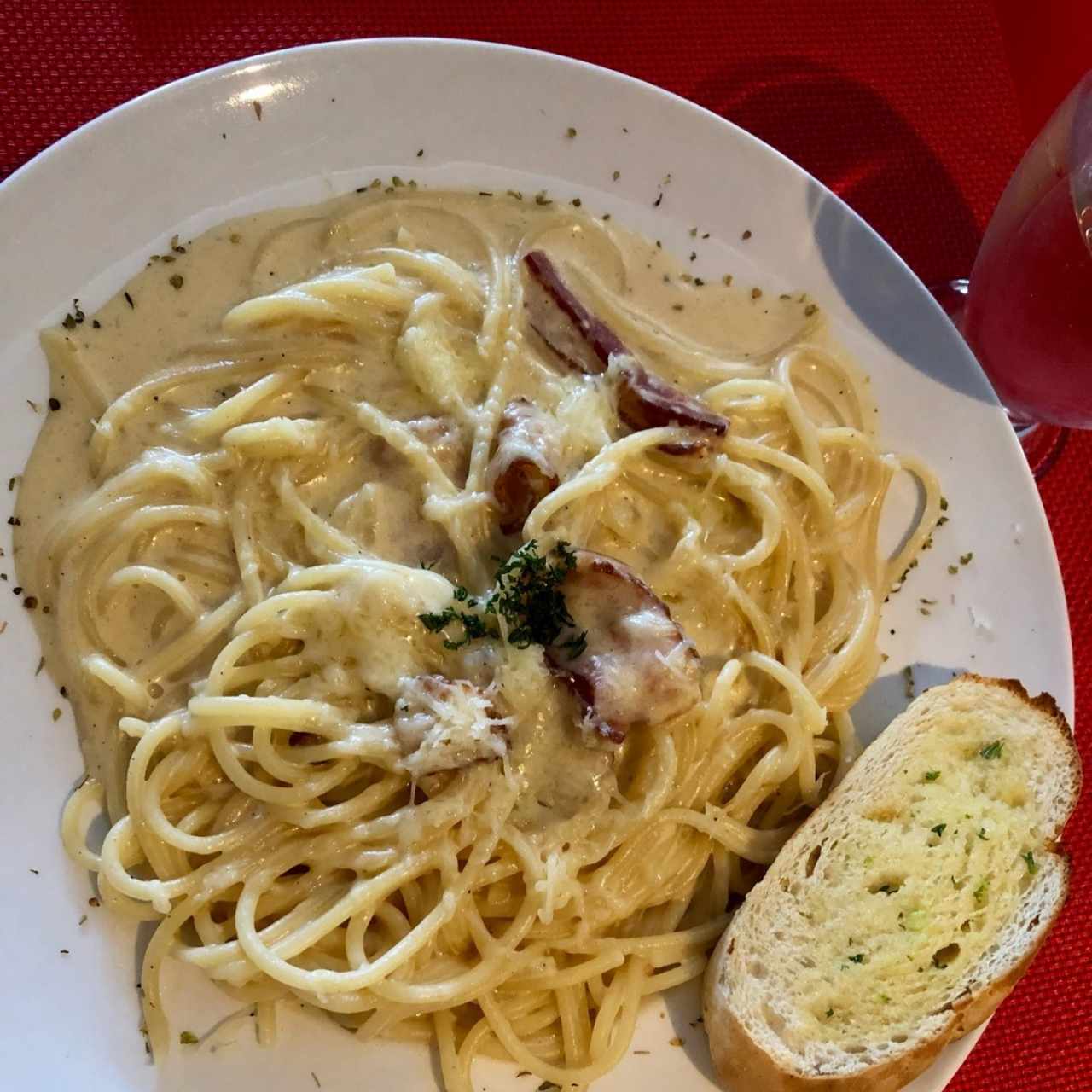 Spaghetti a la carbonara