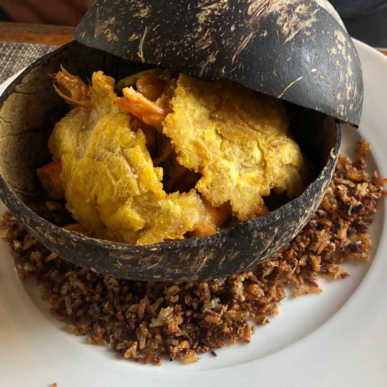 camarones con concolon de arroz con coco