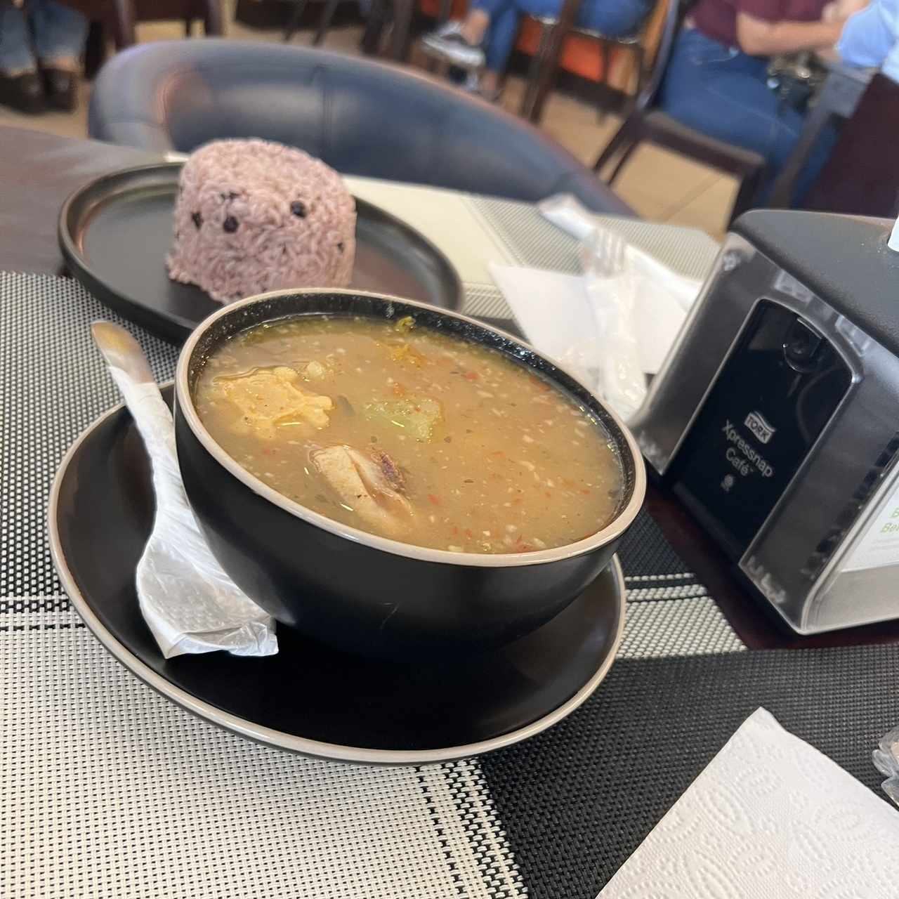 Sopa de costilla con arroz con guandu