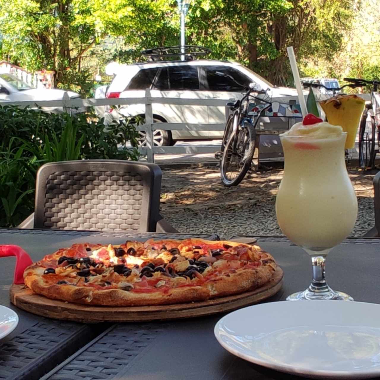 Pizza de combinación y amapola