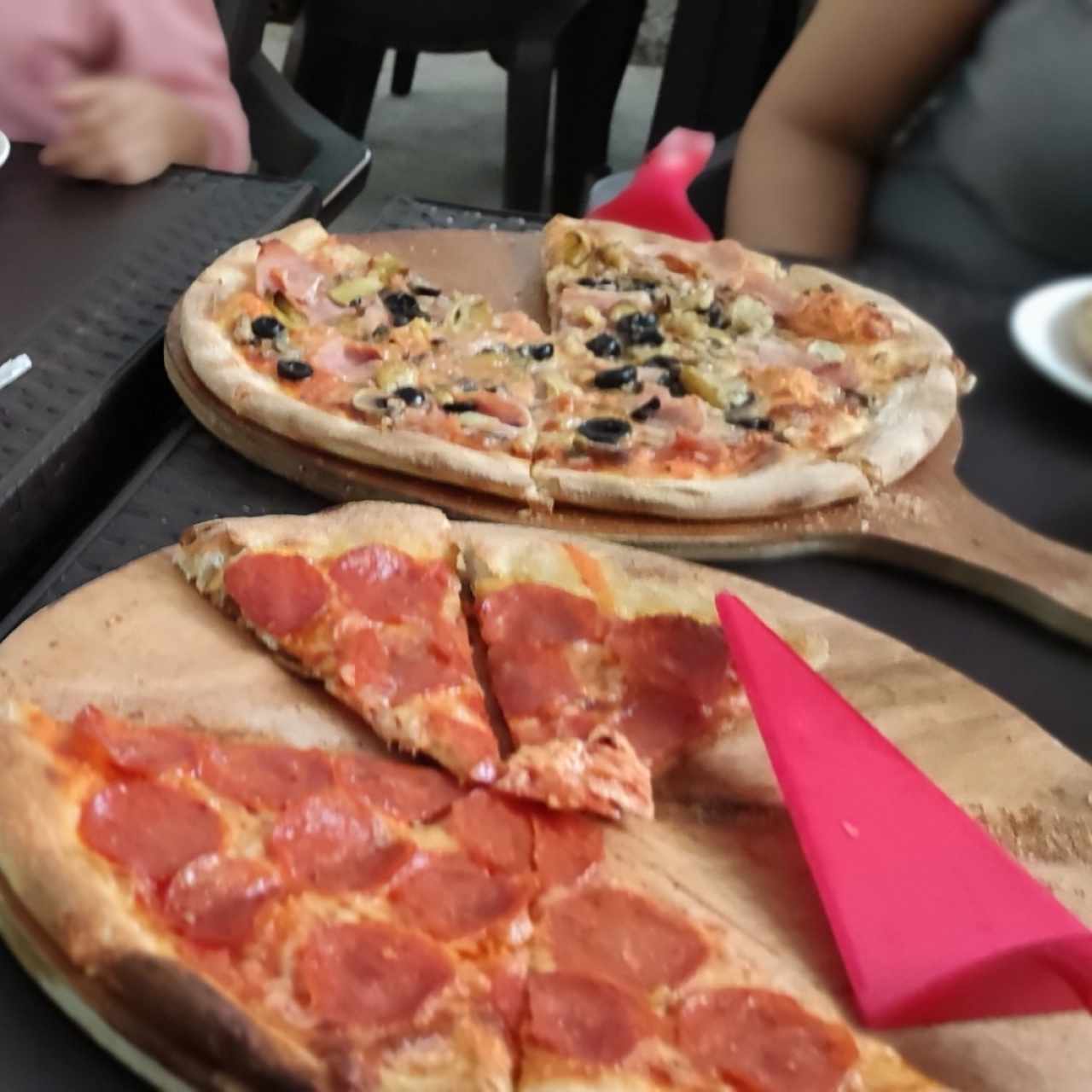 Pizza de Peperoni y la Cuatro Estaciones 