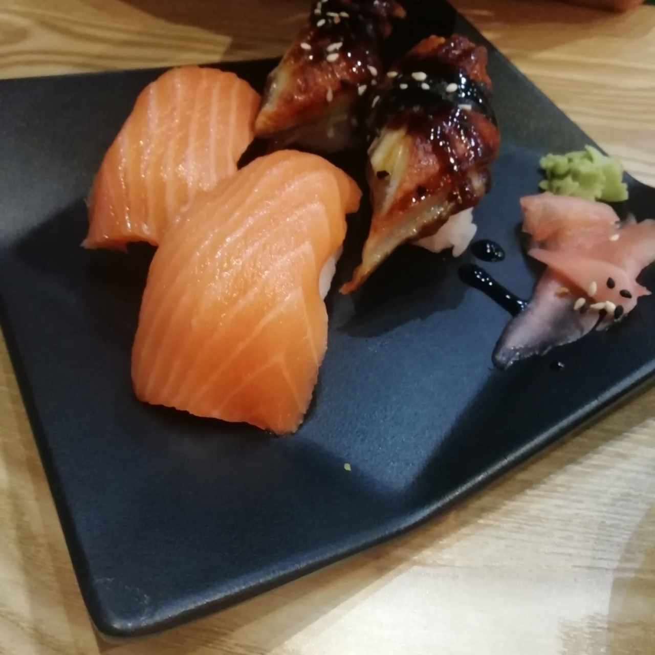 Sashimi de salmón y de Anguila 