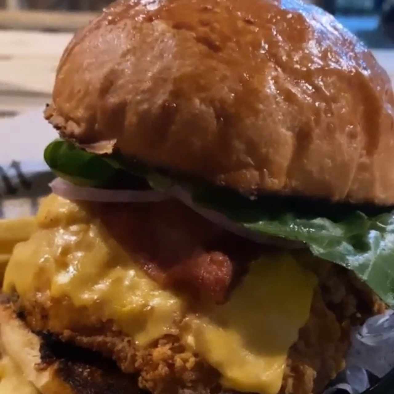 El Pollo Crispy Burger