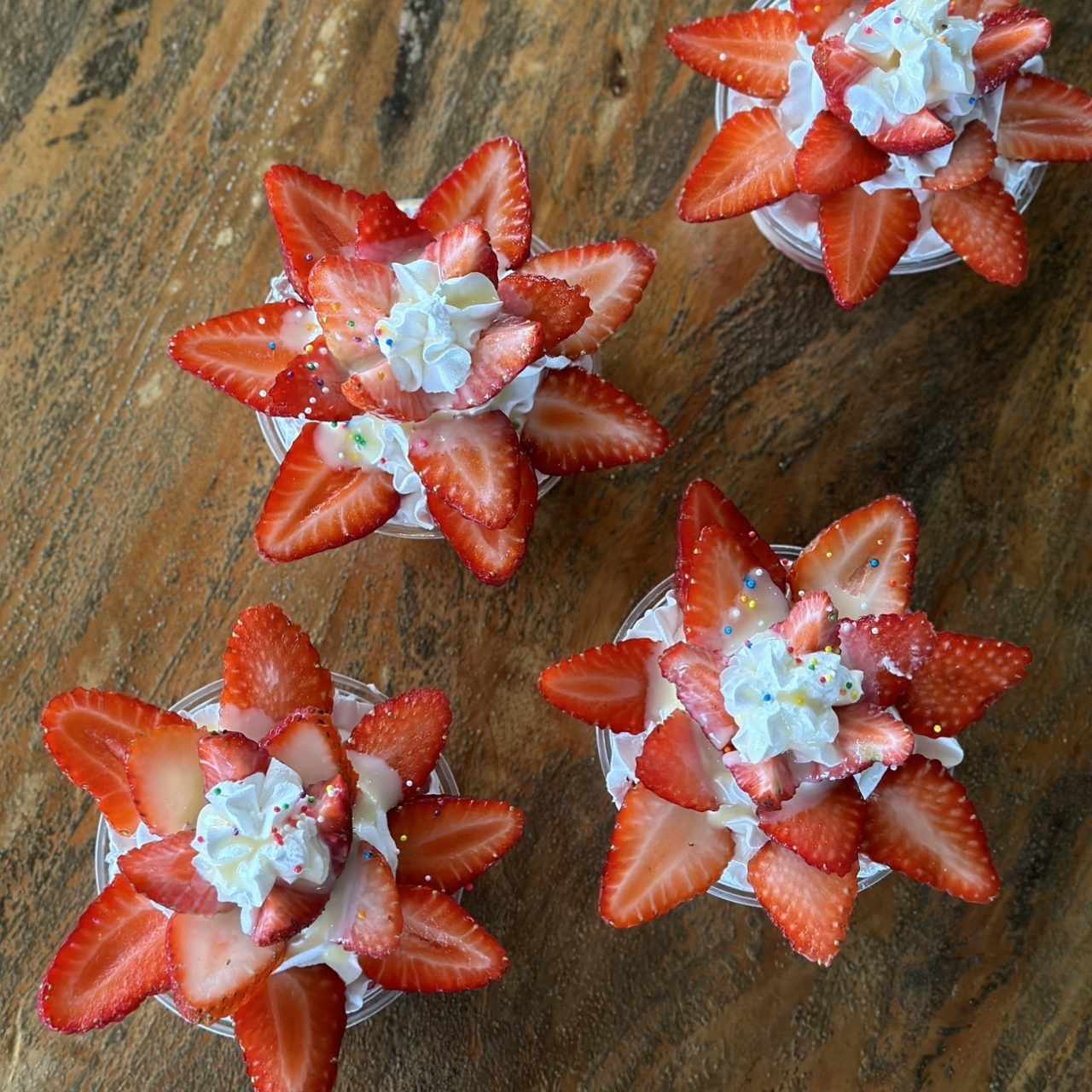 Fresas con Crema y Leche Condensada