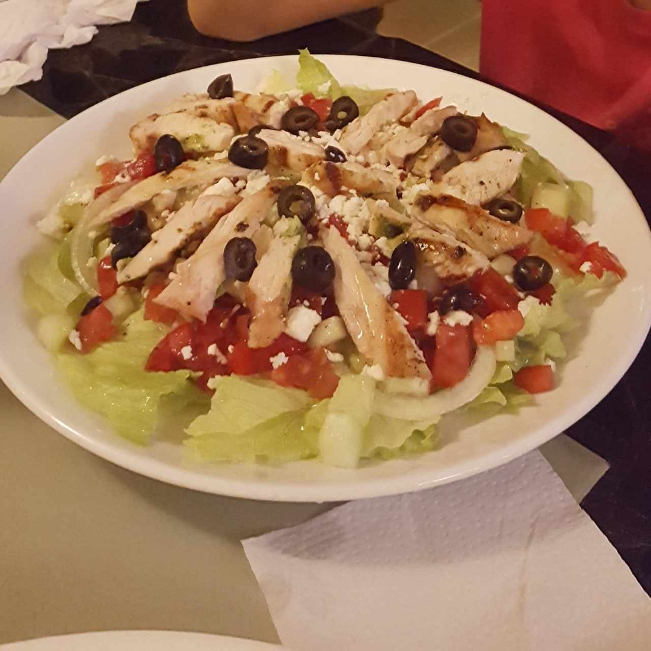 Ensalada griega con pollo