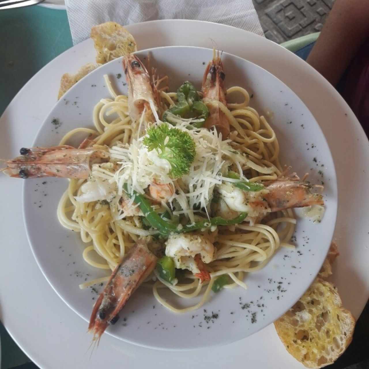 espagueti con langostino al ajillo