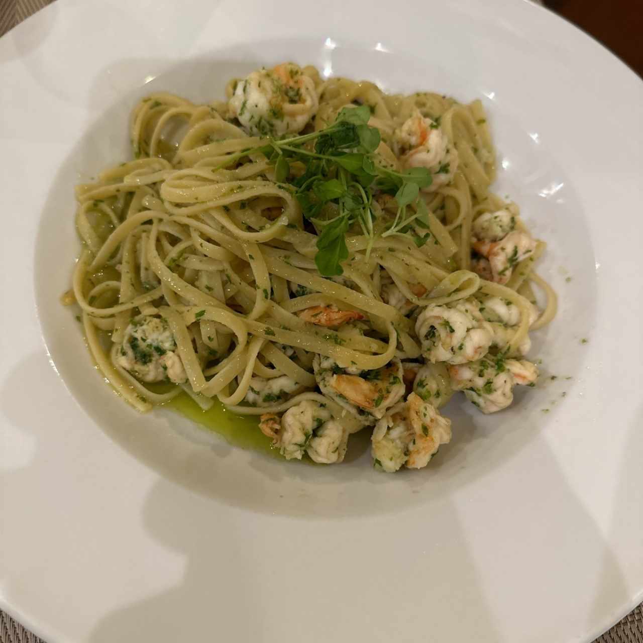 Linguini con camarones 