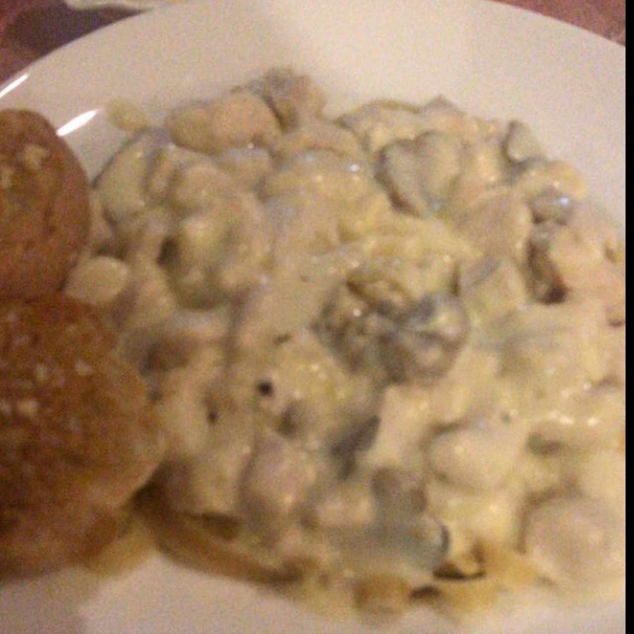 Pasta en salsa alfredo con pollo 