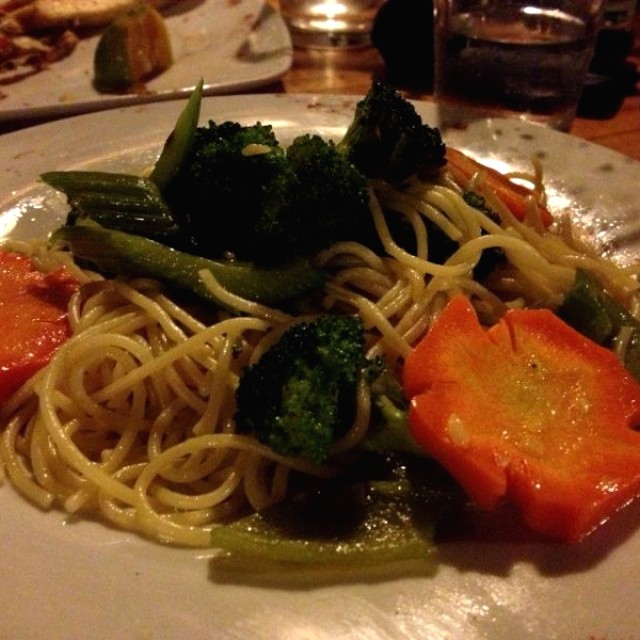 Spaguetti al óleo con vegetales