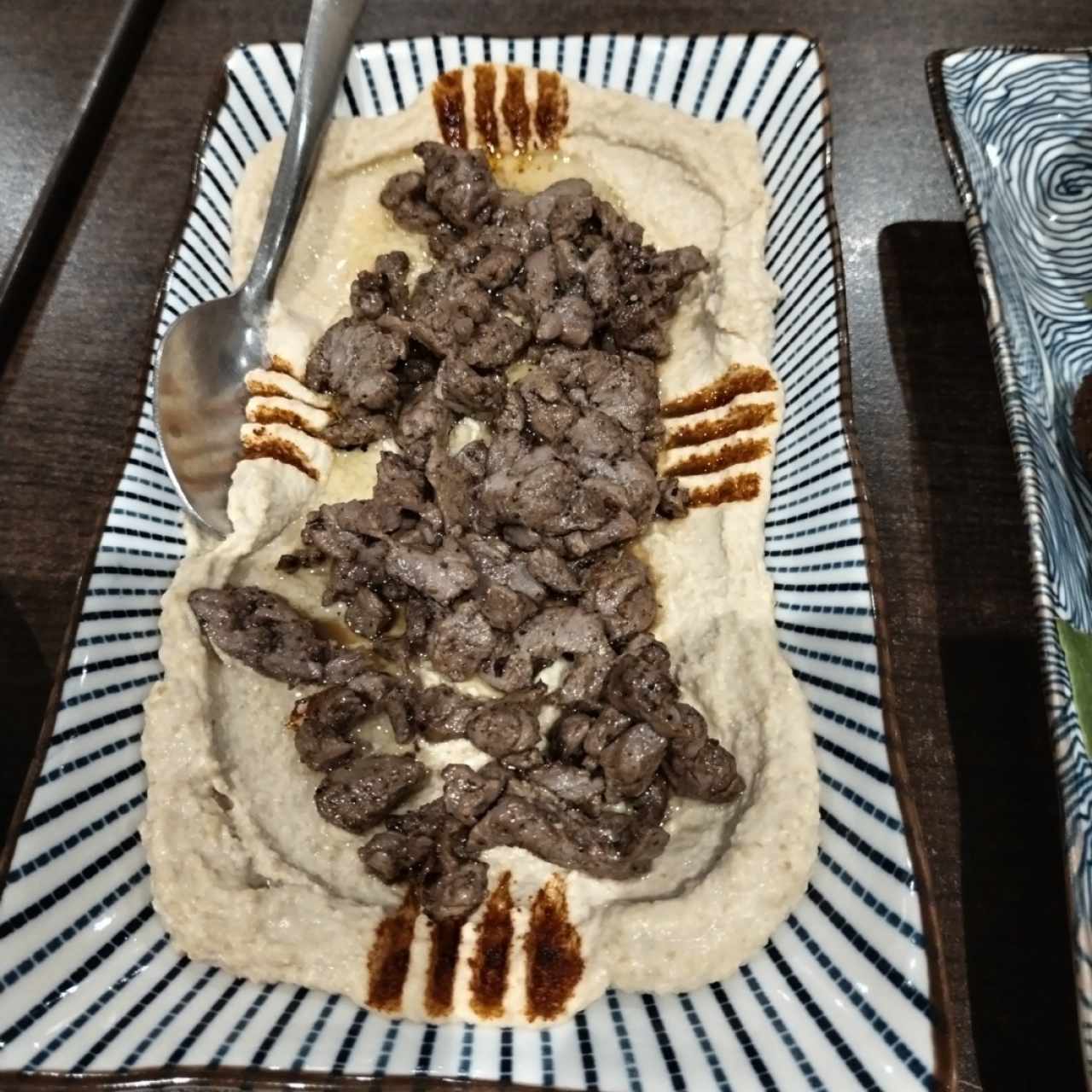 Hummus con carne de cordero