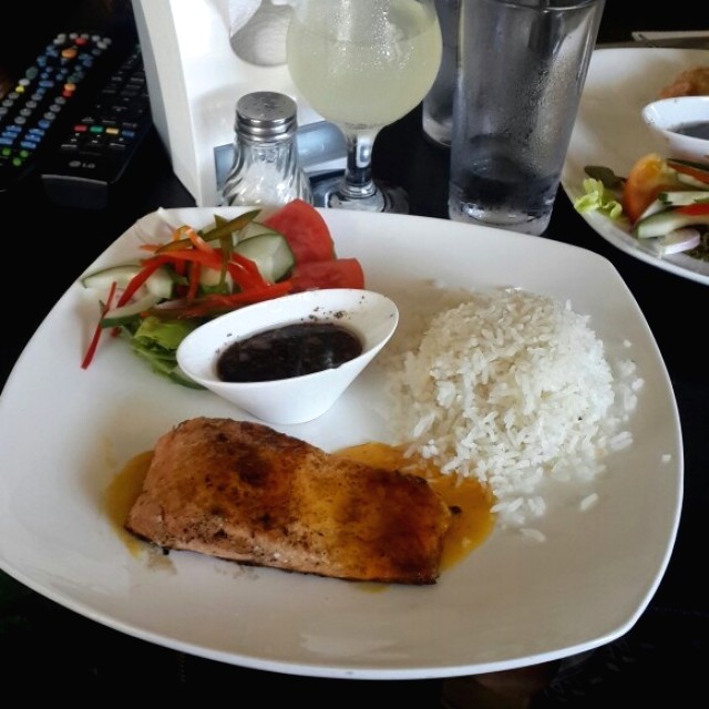 Salmon en salsa de maracuya