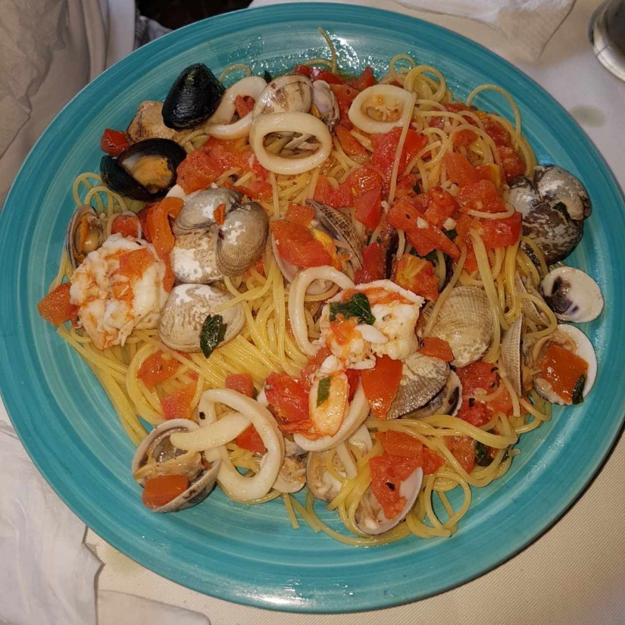 espaguetis con frutti di mare