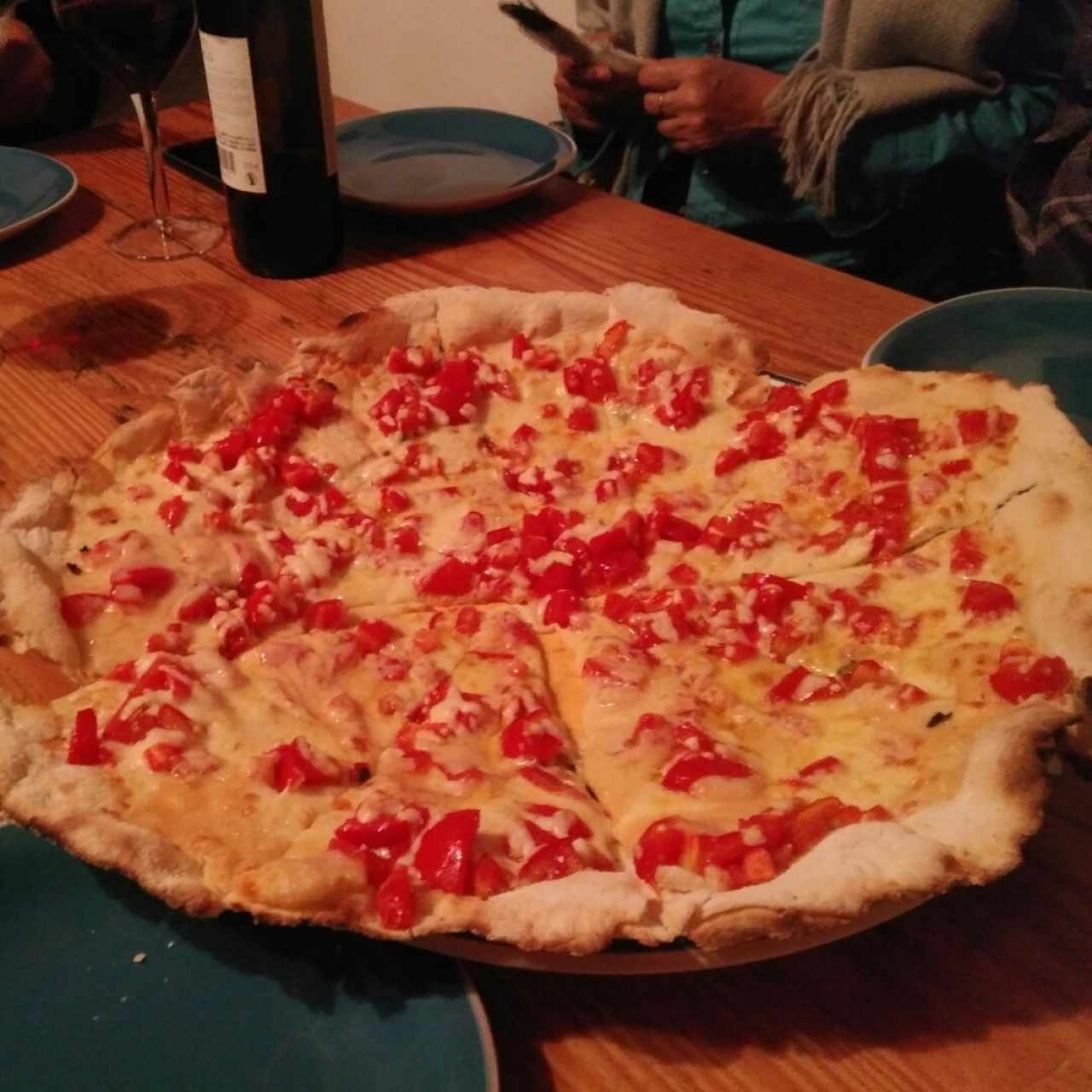 pizza tomate albahaca
