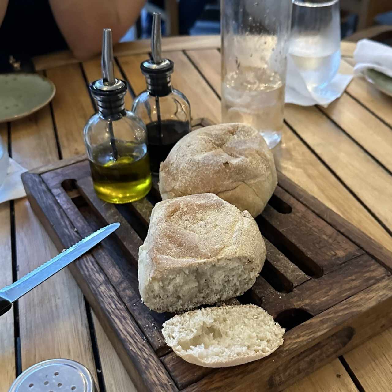 Pan de la casa con balsámico