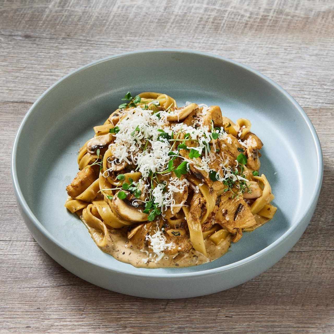 Fettuccine De Pollo Trufado