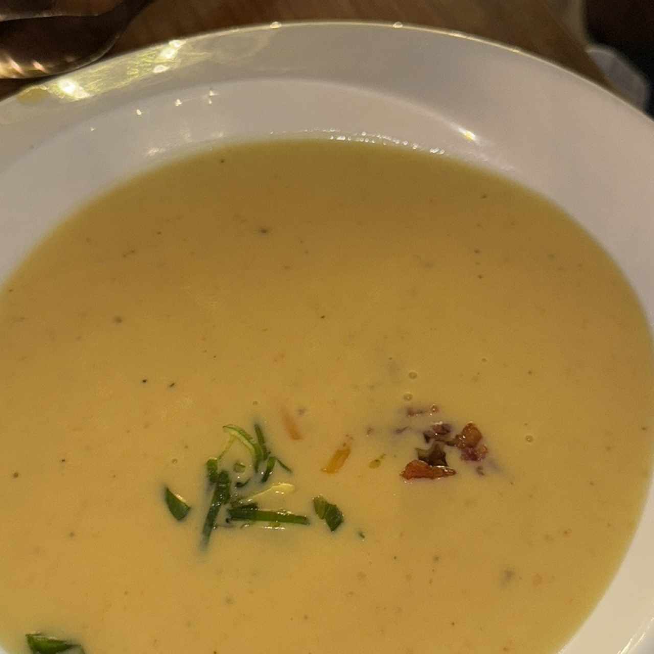 Crema de papa queso y tocineta 