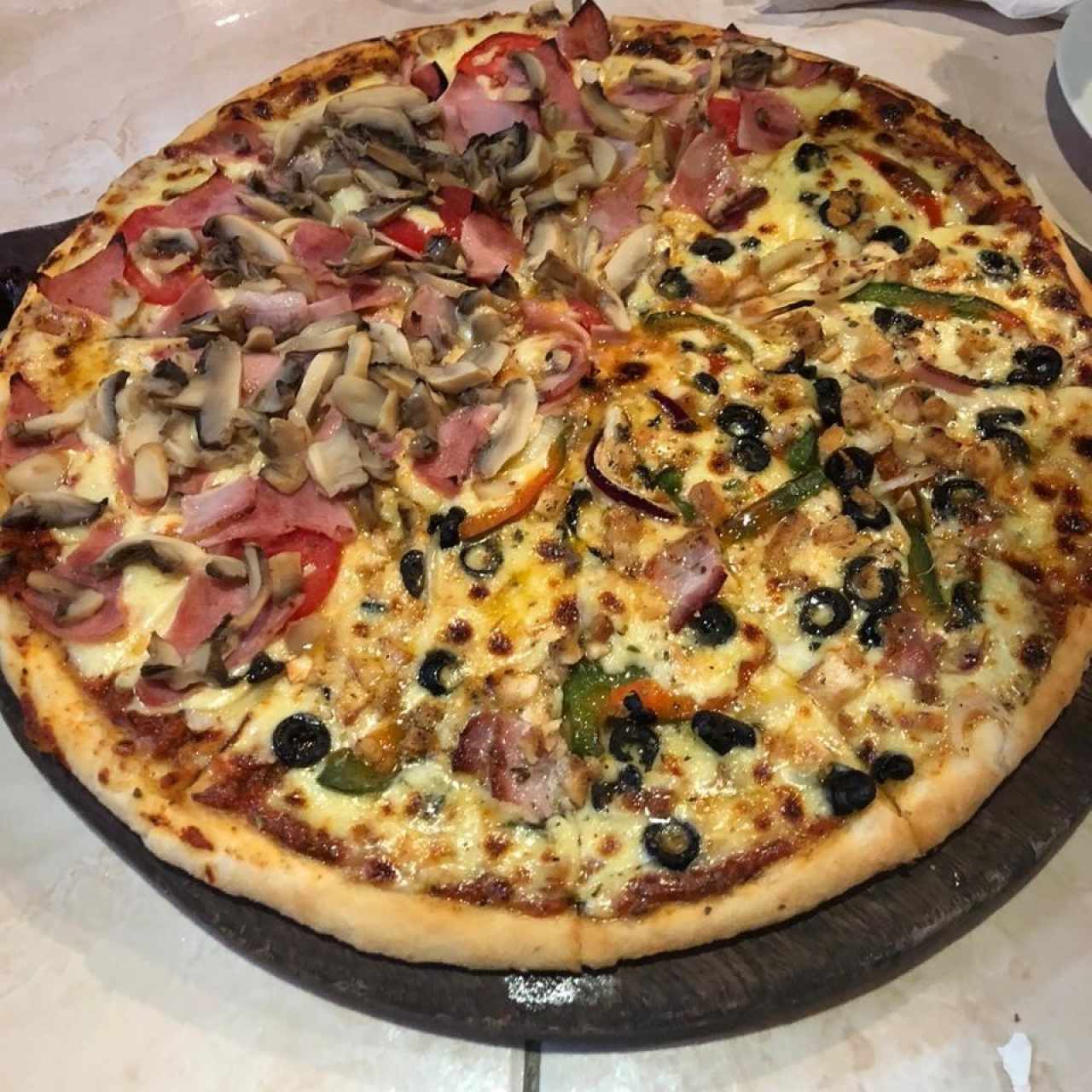 Pizza boqueteña y Moda da casa. 