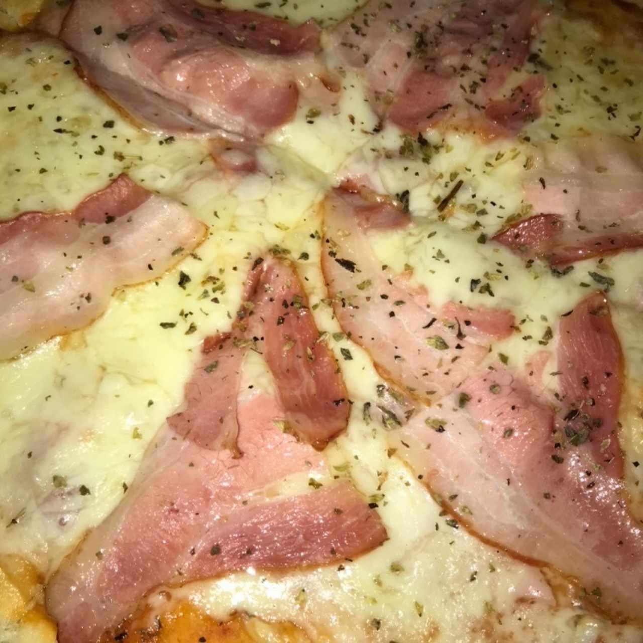 Pizza de jamón y bacon