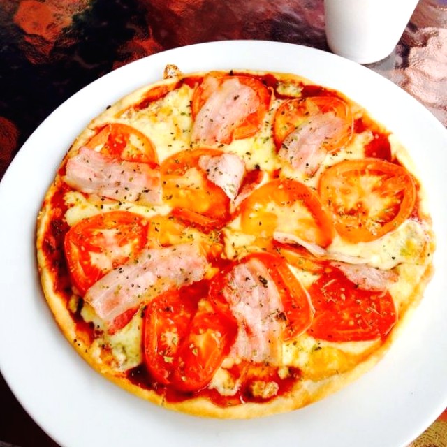 Pizza de Tomate con Bacon