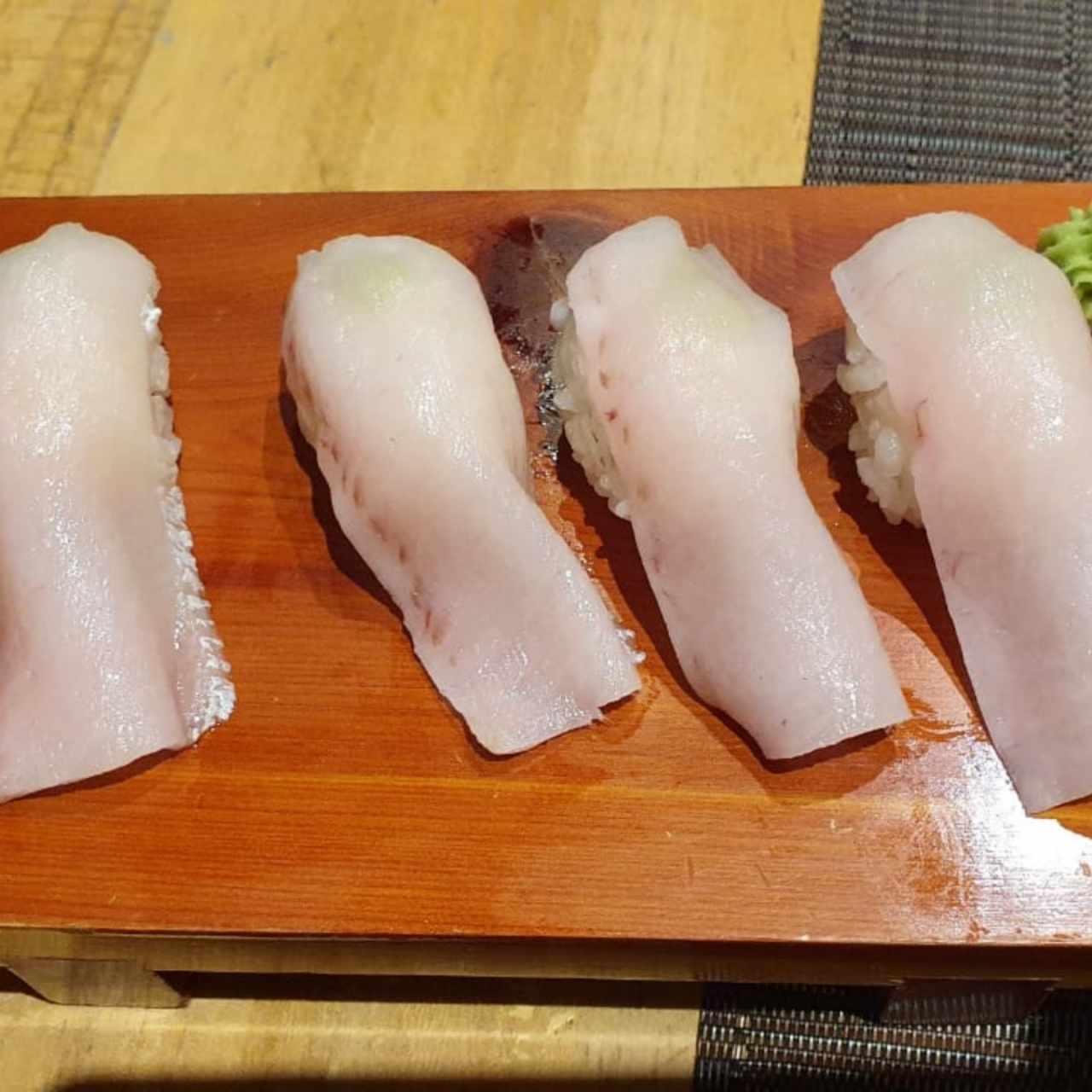 Sushi Nigiri - Nigiri Ikura