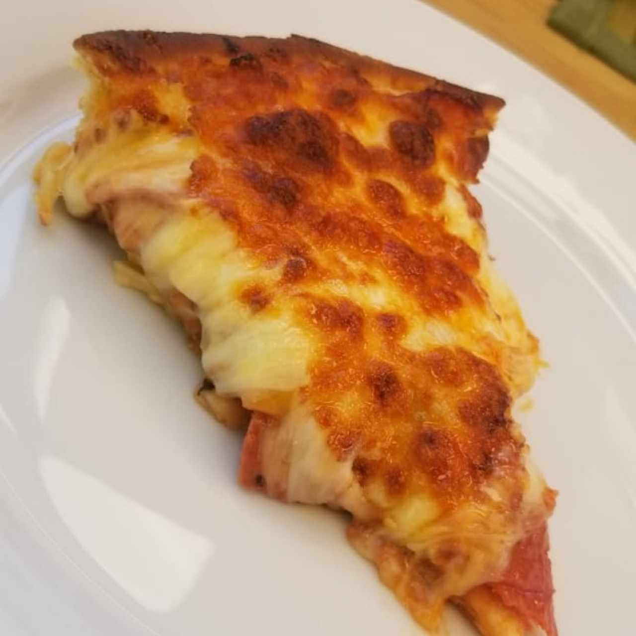 Deep dish pizza 