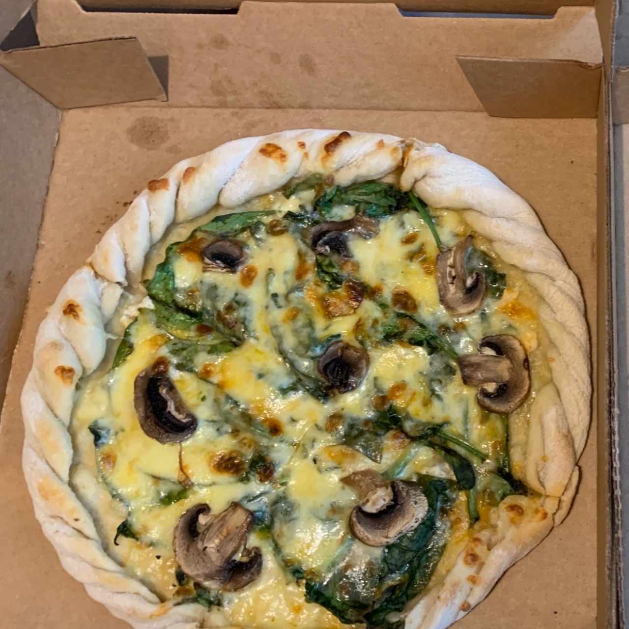 Pizza blanca y verde 