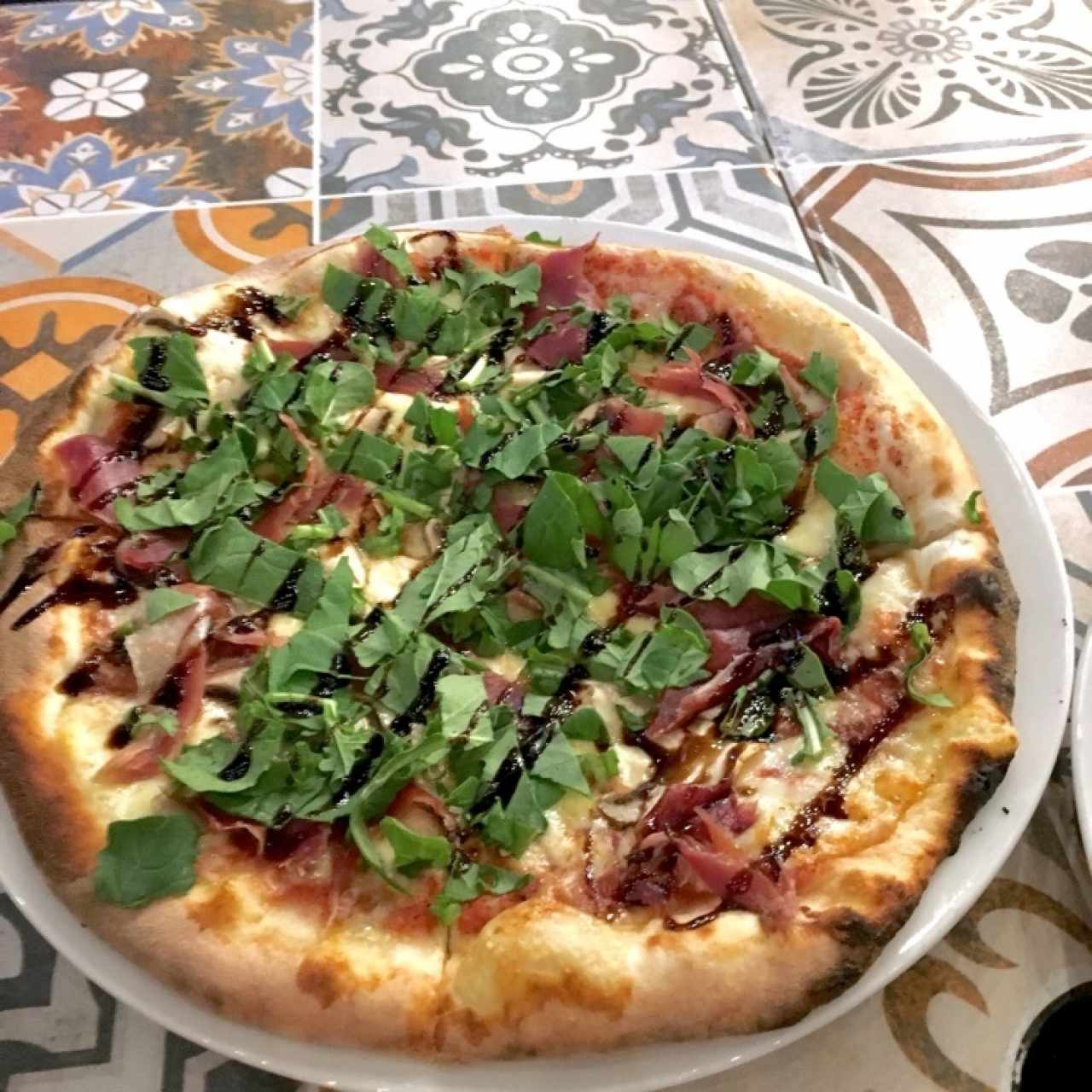 Pizza Personal - Prosciutto y Arúgula