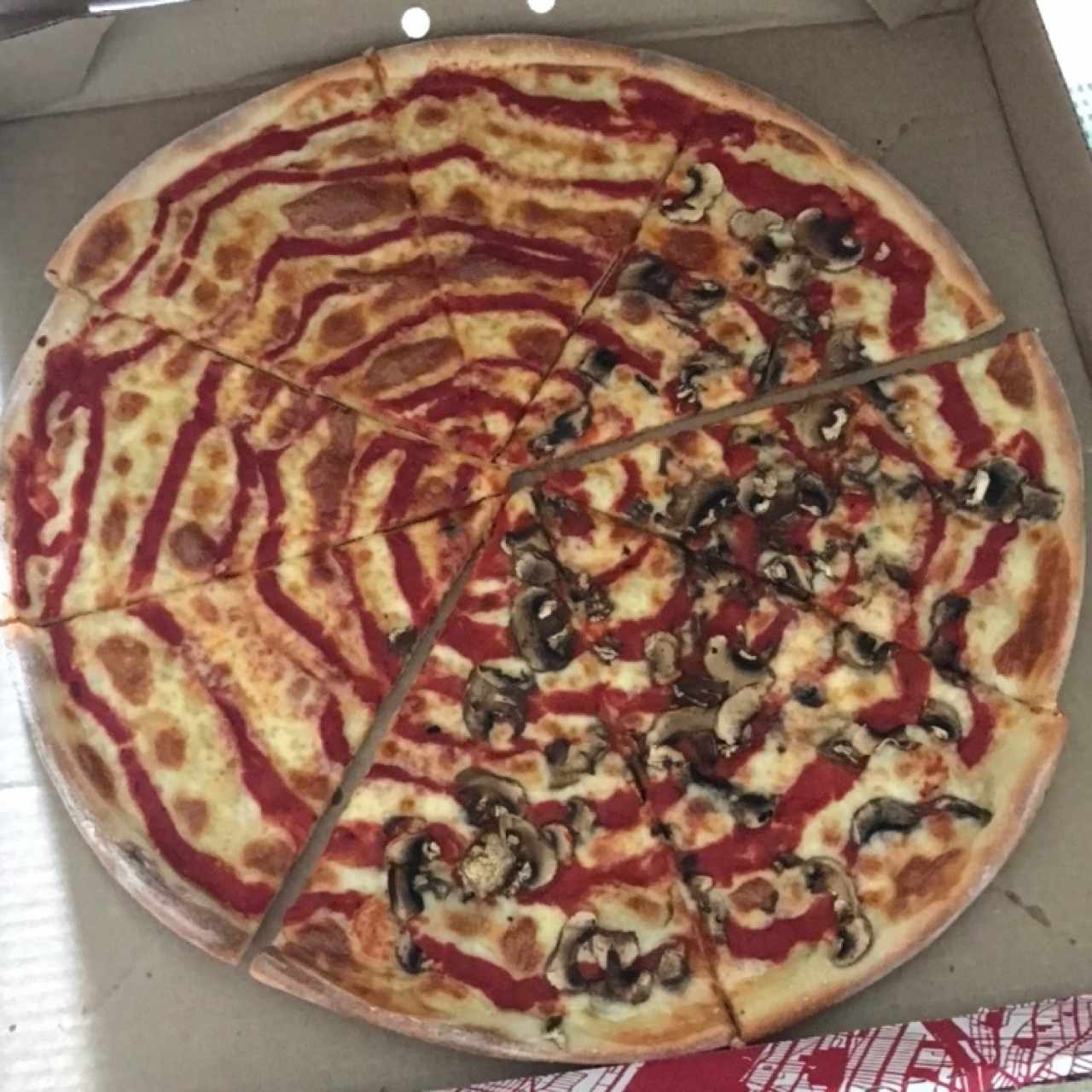 Pizzas - Mushooms