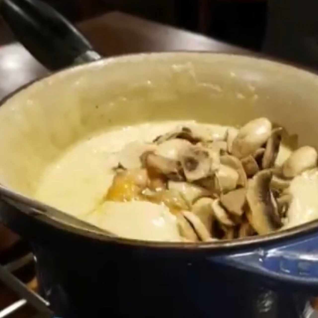 Fondue camarones con extra de champiñones