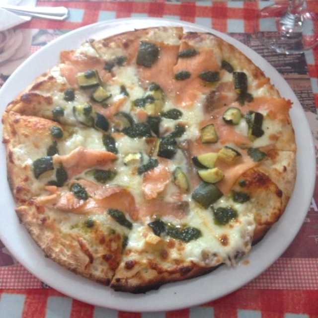 Pizza Pantera Rosa (salmón y zucchini)