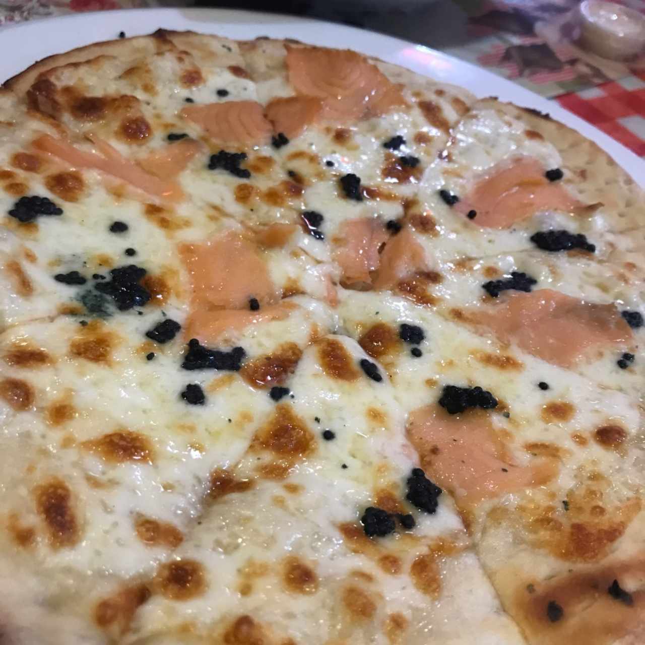 pizza salmon y salsa blanca