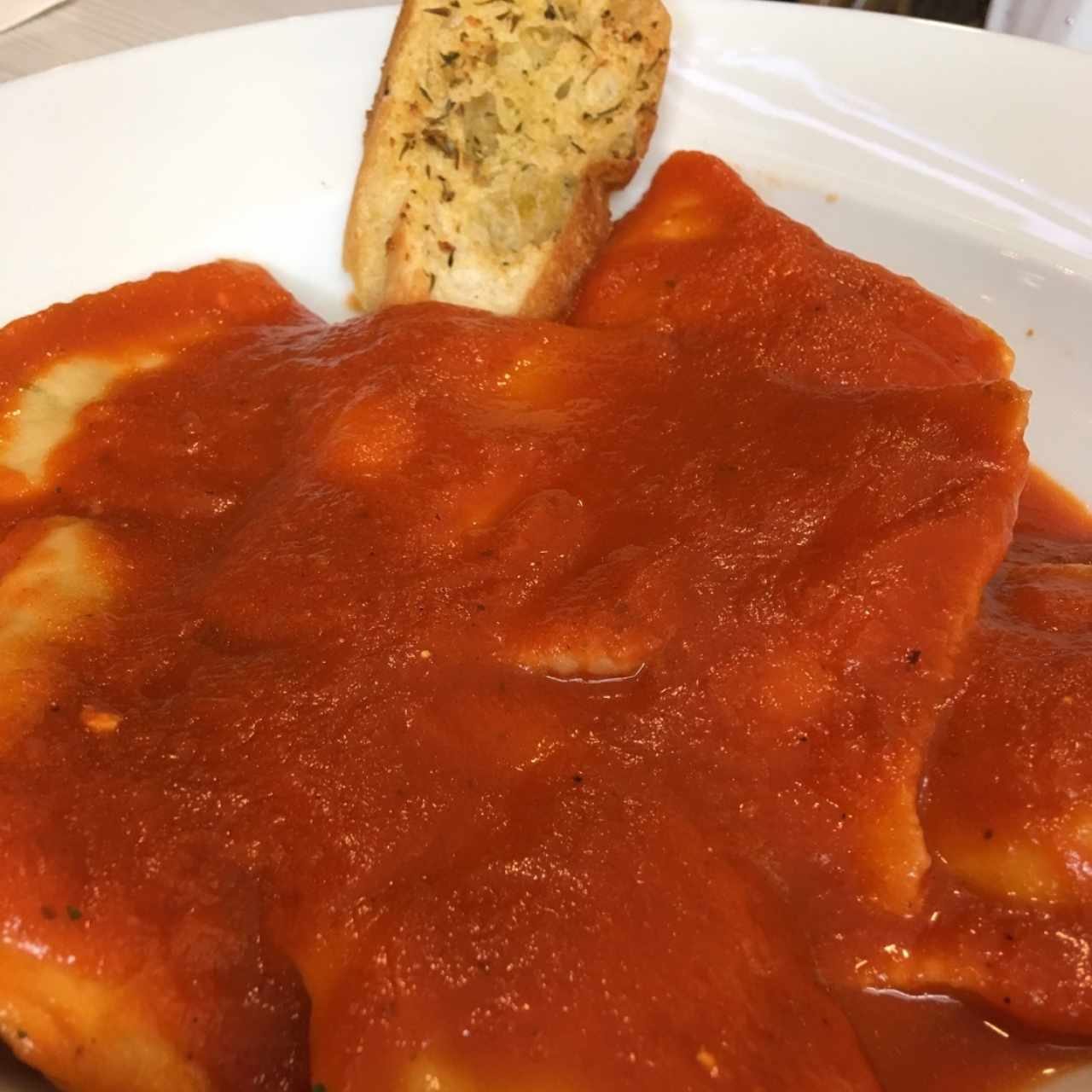 raviolis pomodoro