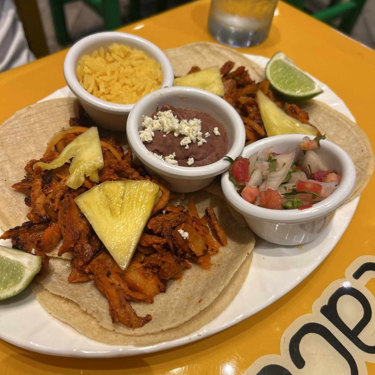 Tacos de 4 de Res, Pollo, Al Pastor; Chorizo ó Carnitas