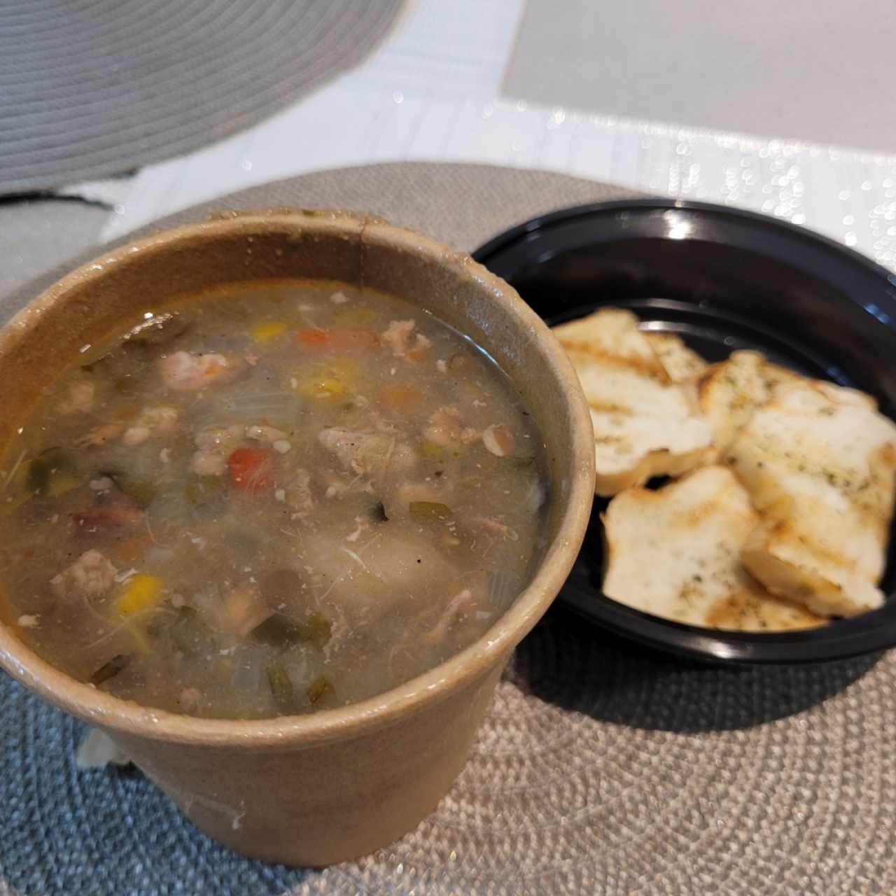 SOPA DE LENTEJA CON CARNE