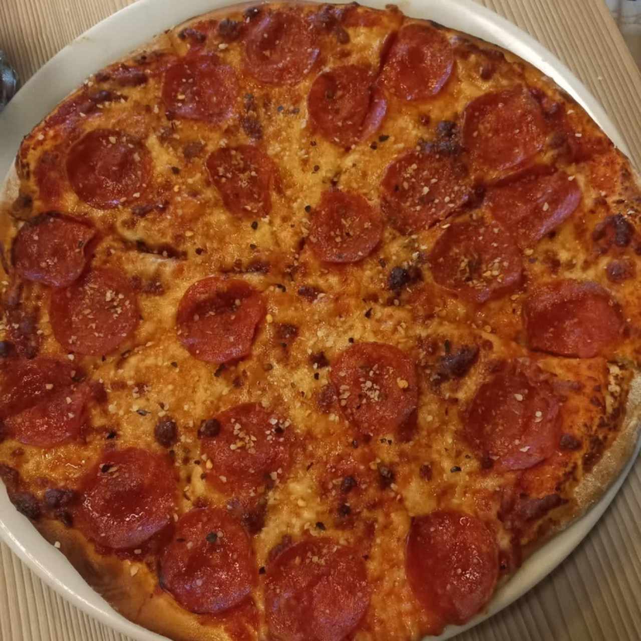 Pizza tradicional - Lost pepperoni
