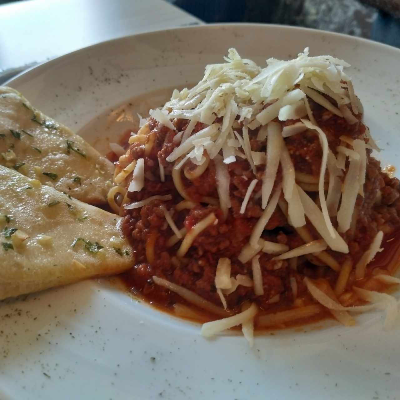 pasta con salsa boloñesa